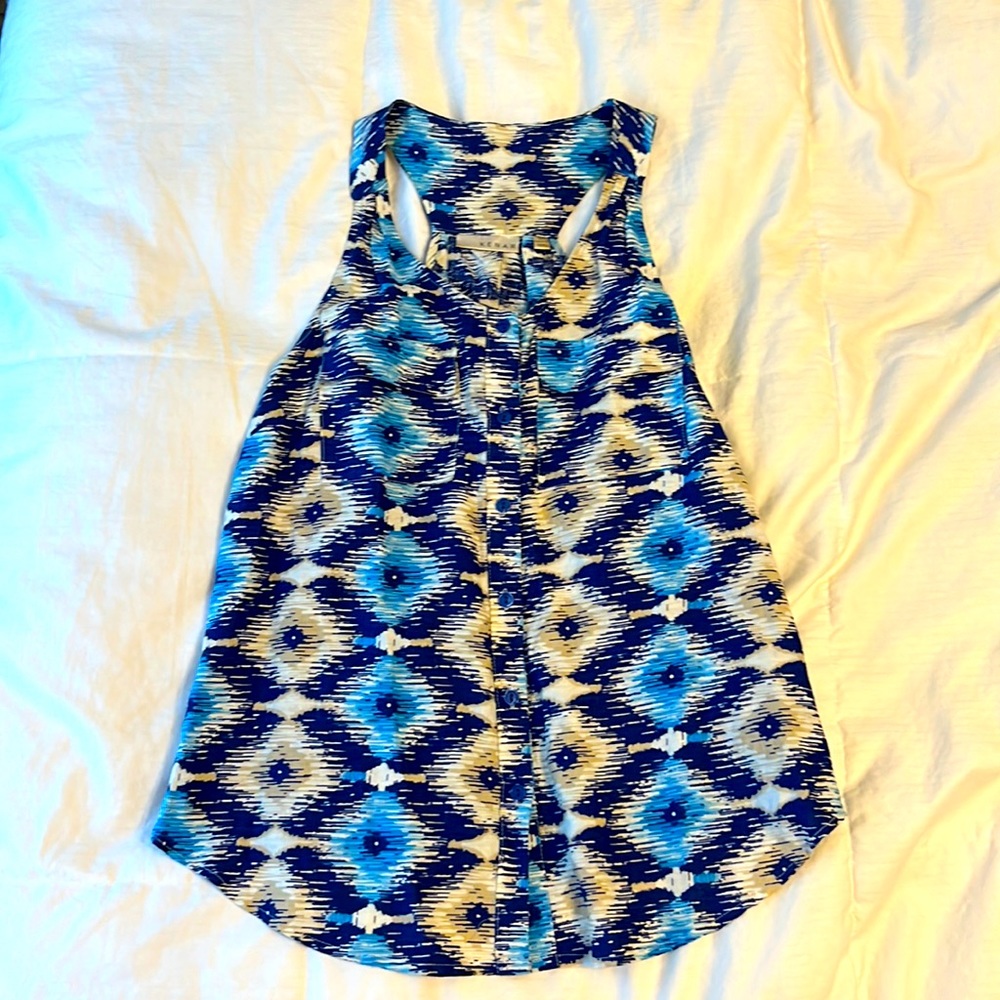 Kenar, medium, button up sleeveless blouse